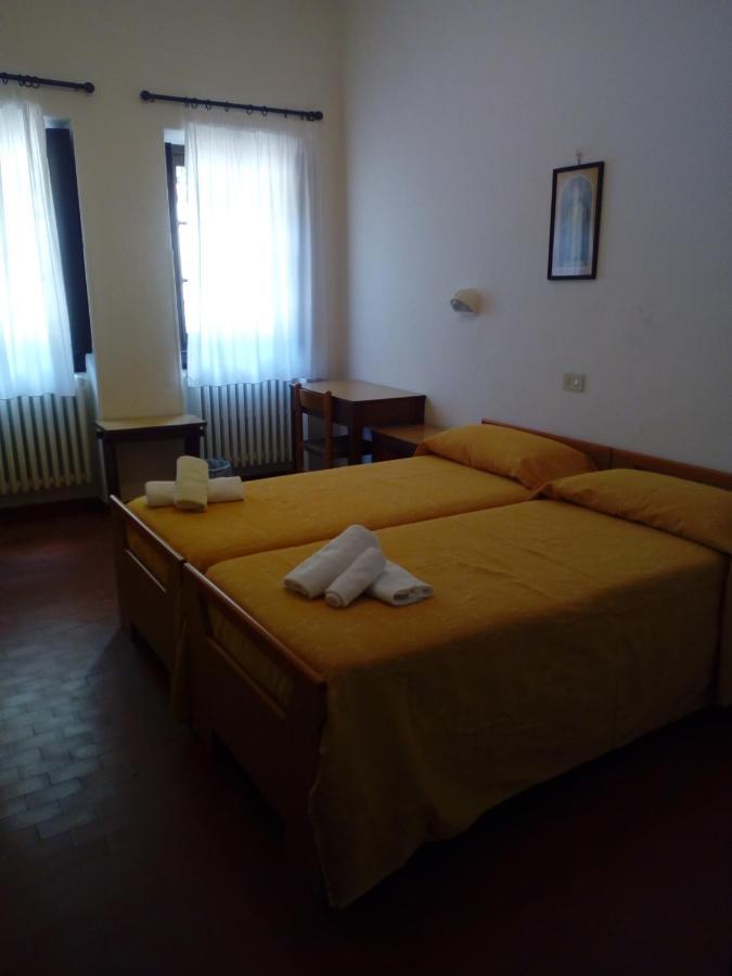 Oasi San Francesco - Casa Per Ferie Hotell Chiusi della Verna Exteriör bild