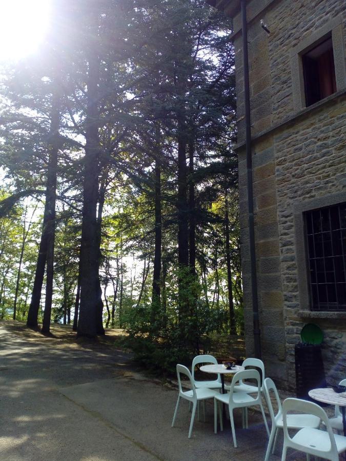 Oasi San Francesco - Casa Per Ferie Hotell Chiusi della Verna Exteriör bild